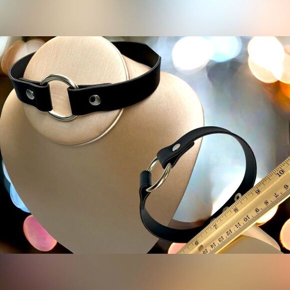 O-Ring l Soft PU Leather l Choker , Necklace l Adjustable l New - Picture 5 of 7